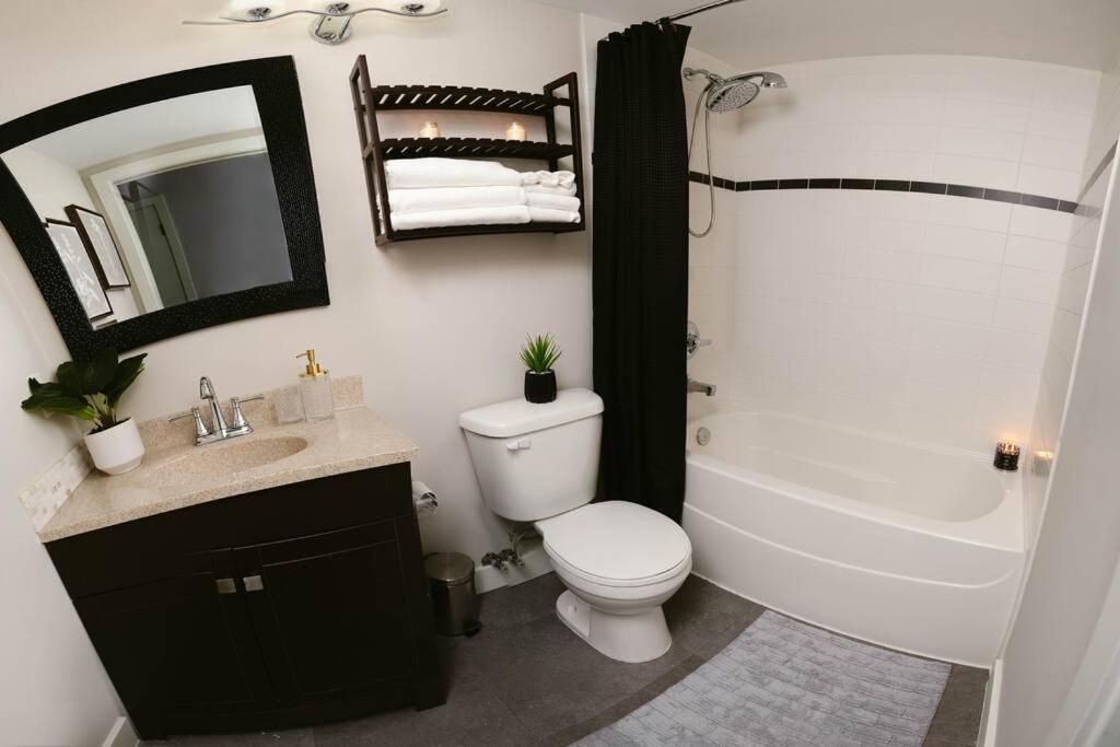Downtown King Suite-Surround Views-Pool/Gym/Parkng Vancouver Exterior foto