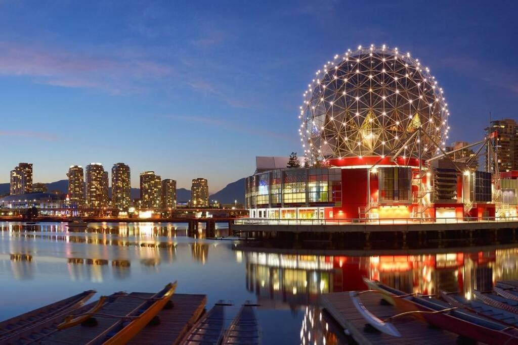 Downtown King Suite-Surround Views-Pool/Gym/Parkng Vancouver Exterior foto